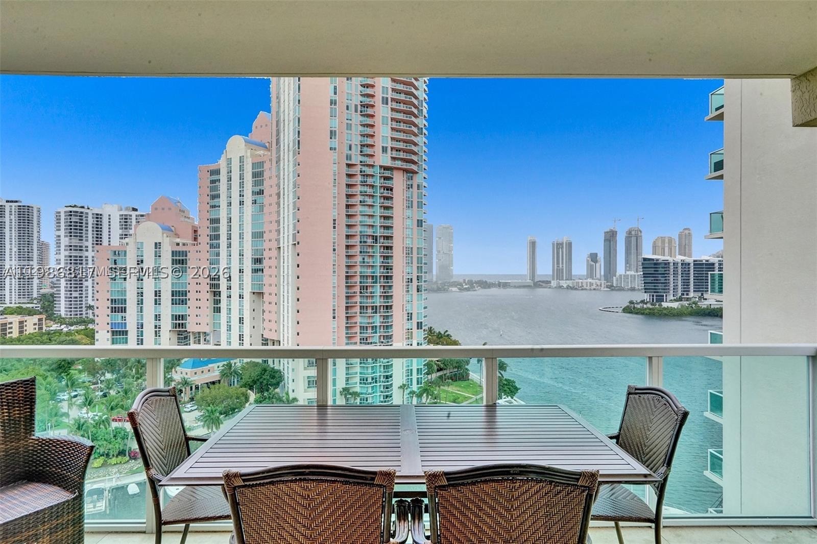 Aventura photo 1