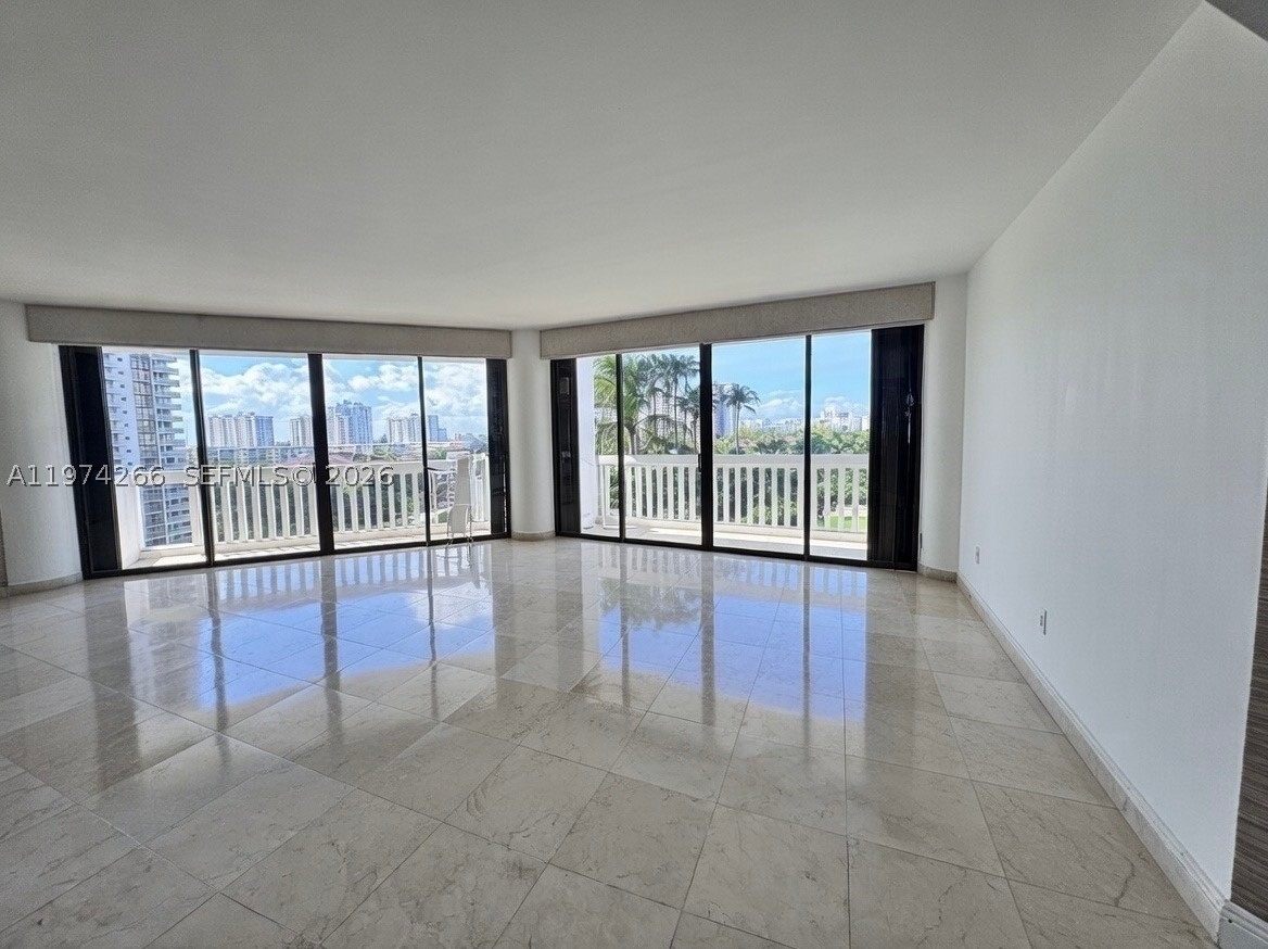 Aventura photo 2