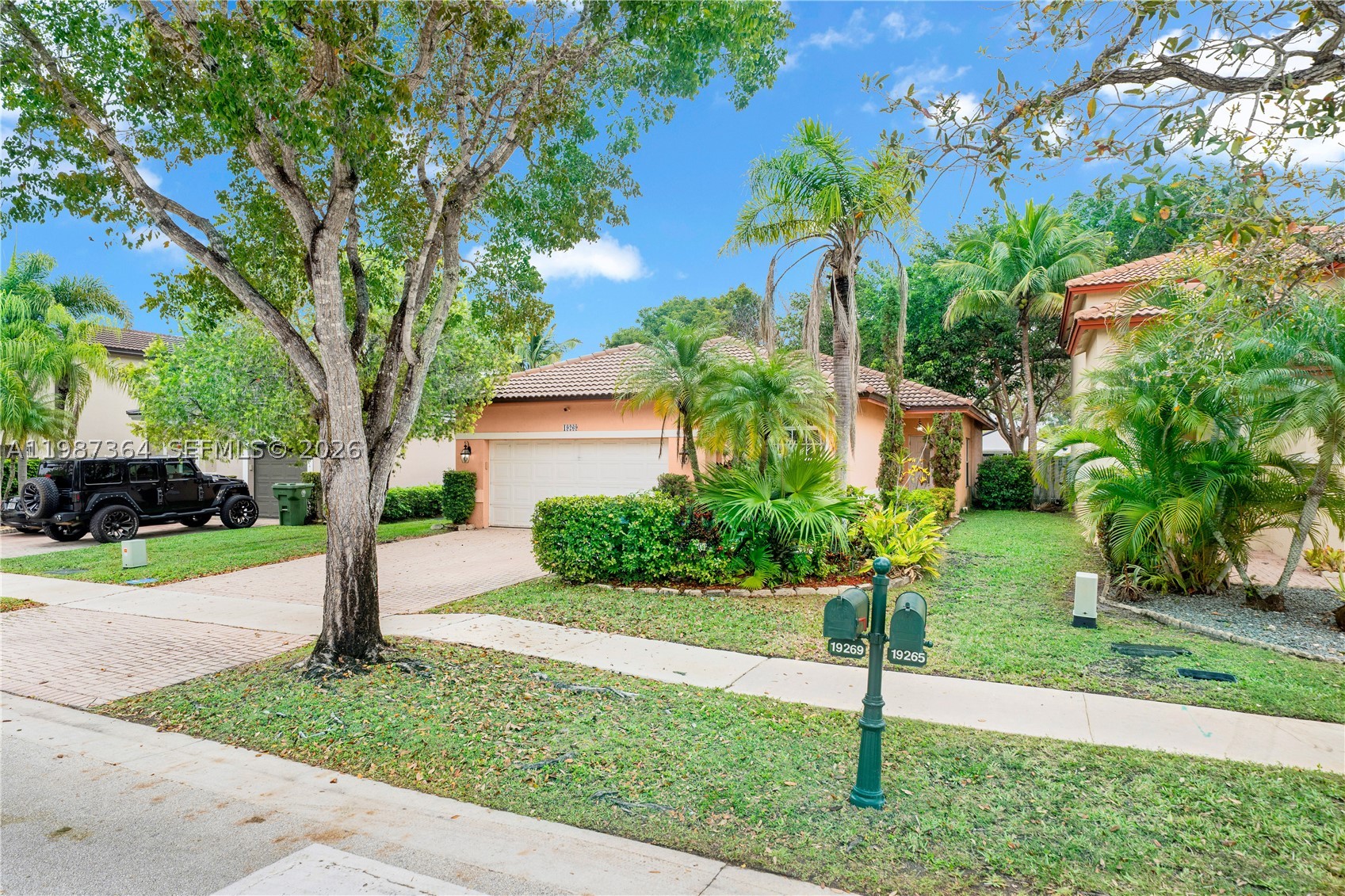 Pembroke Pines photo 3