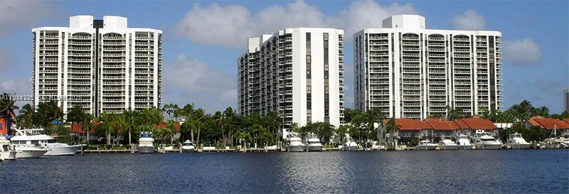 Aventura photo 3