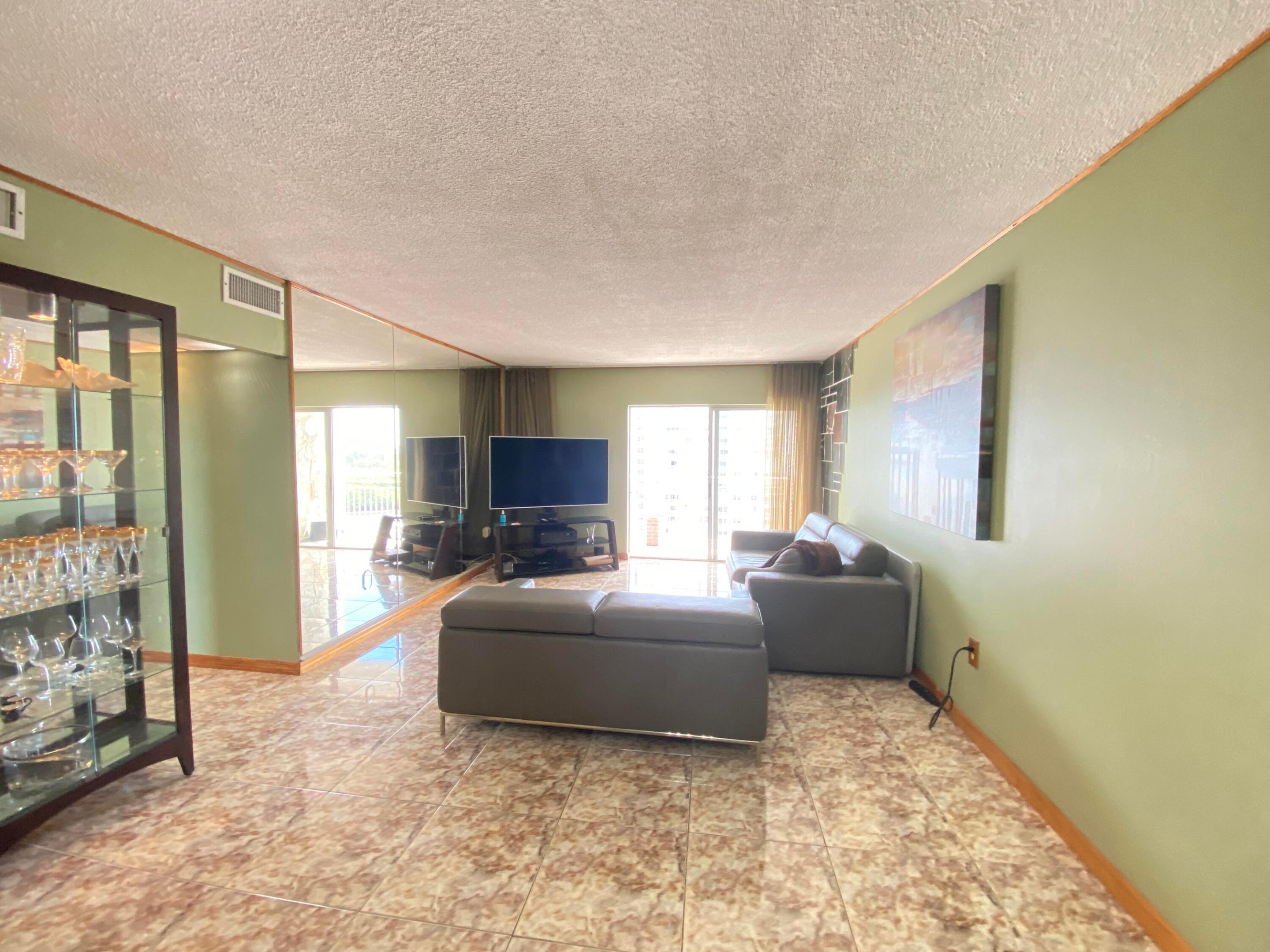 Sunny Isles Beach photo 1