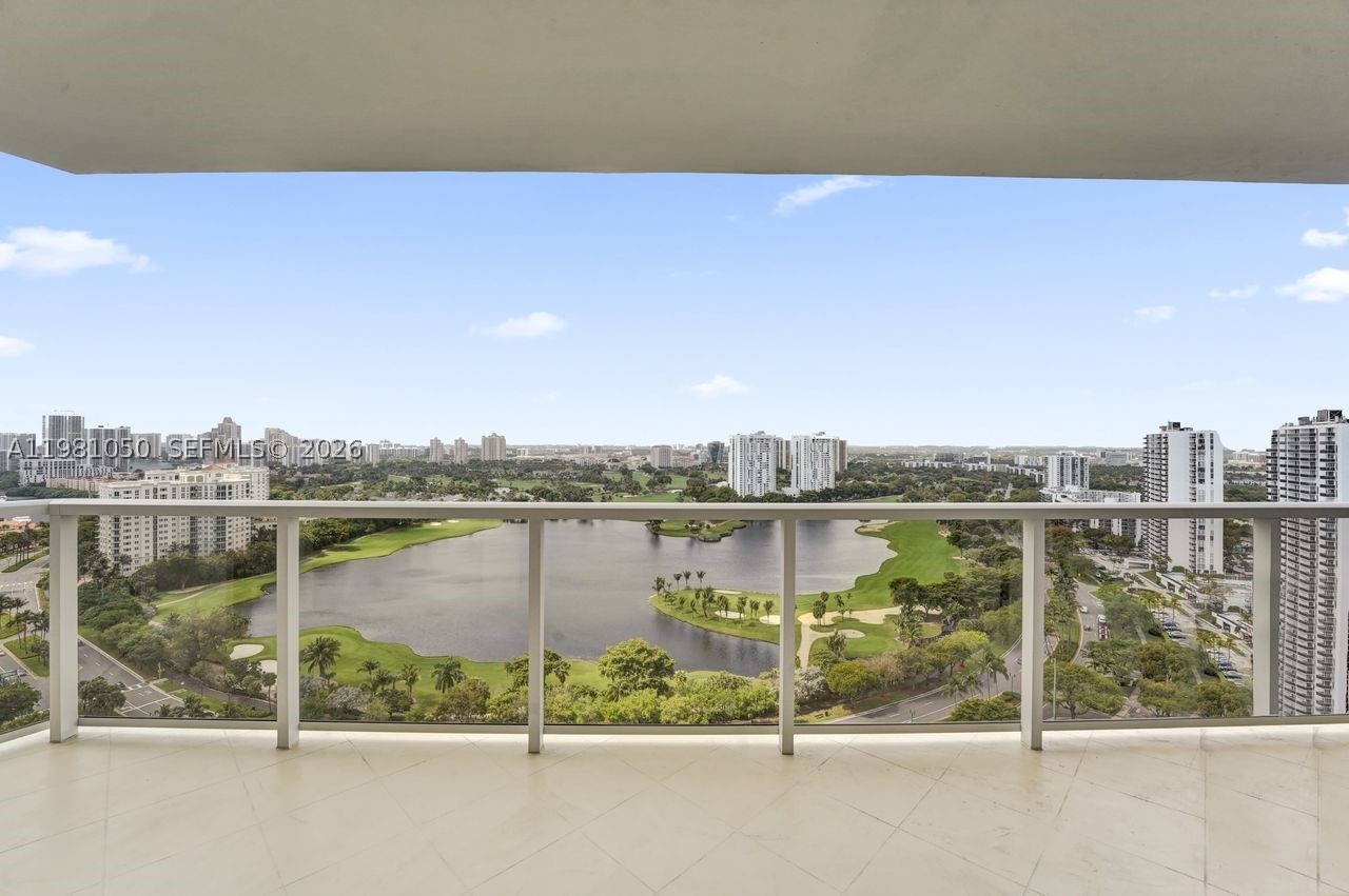 Aventura photo 3