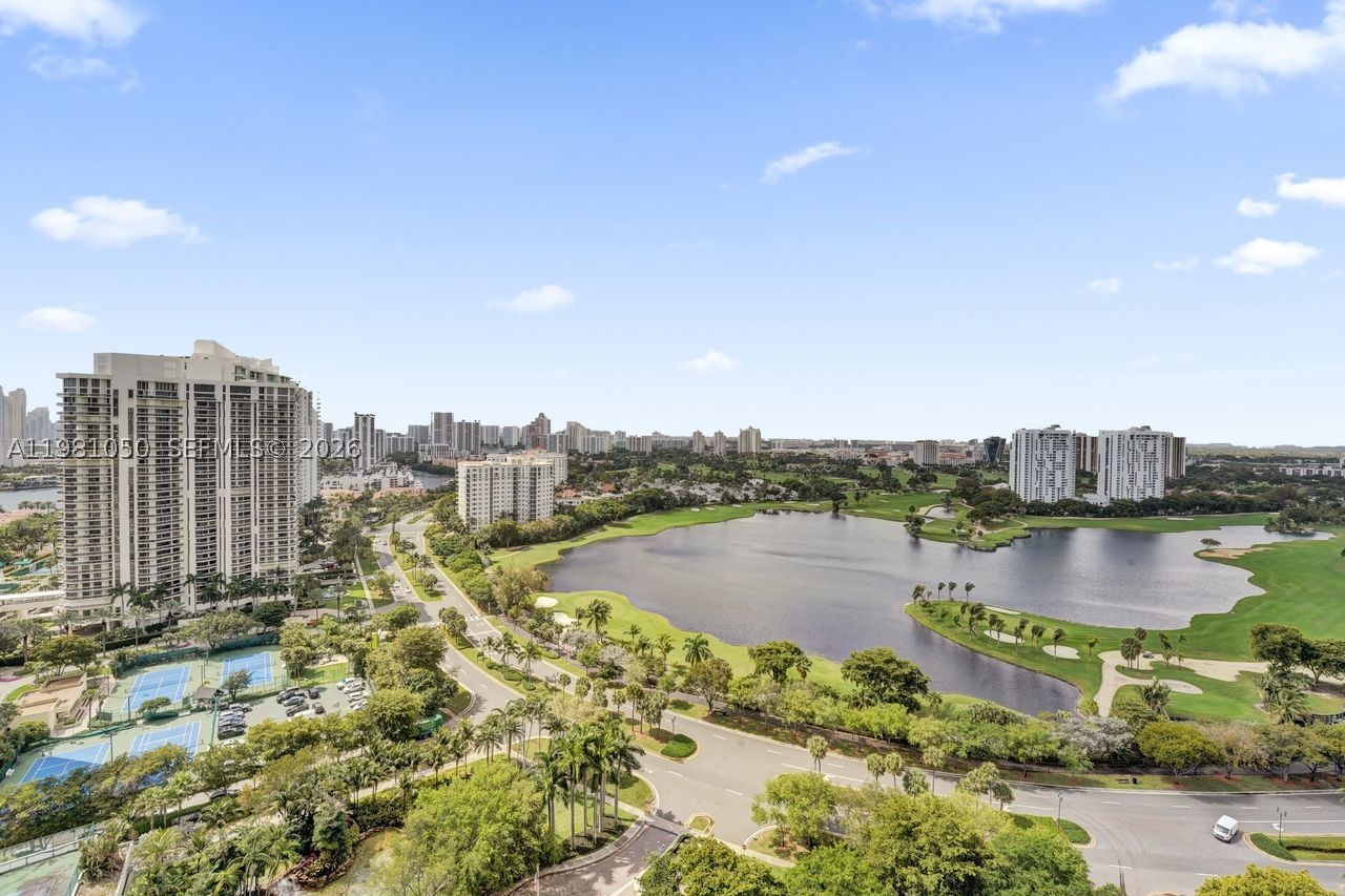Aventura photo 4