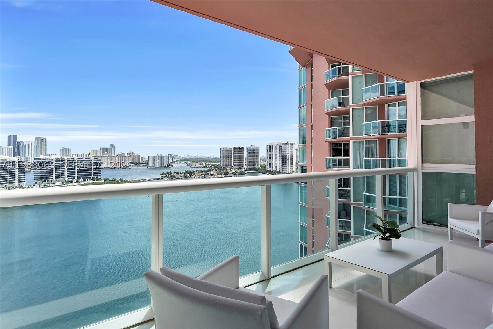 Aventura photo 1