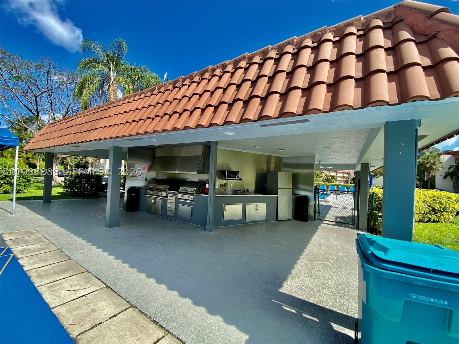 Pembroke Pines photo 2