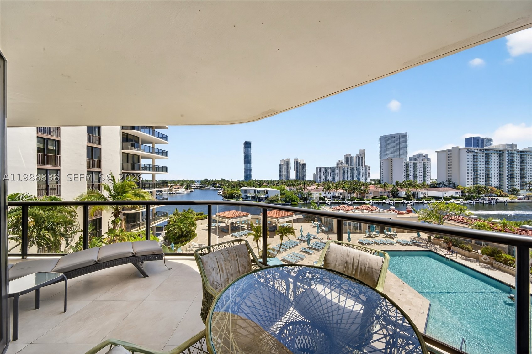 Aventura photo 3