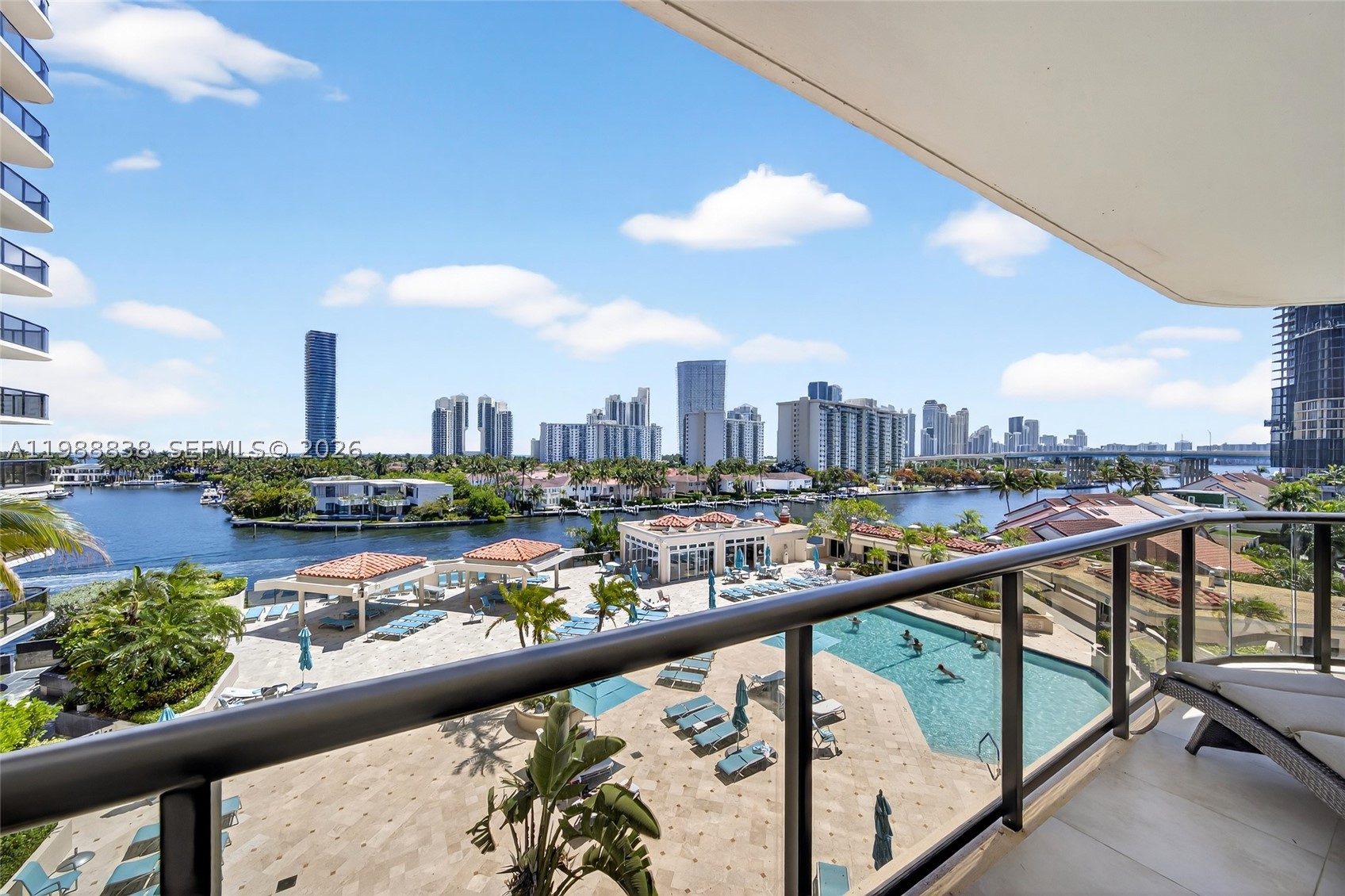 Aventura photo 4