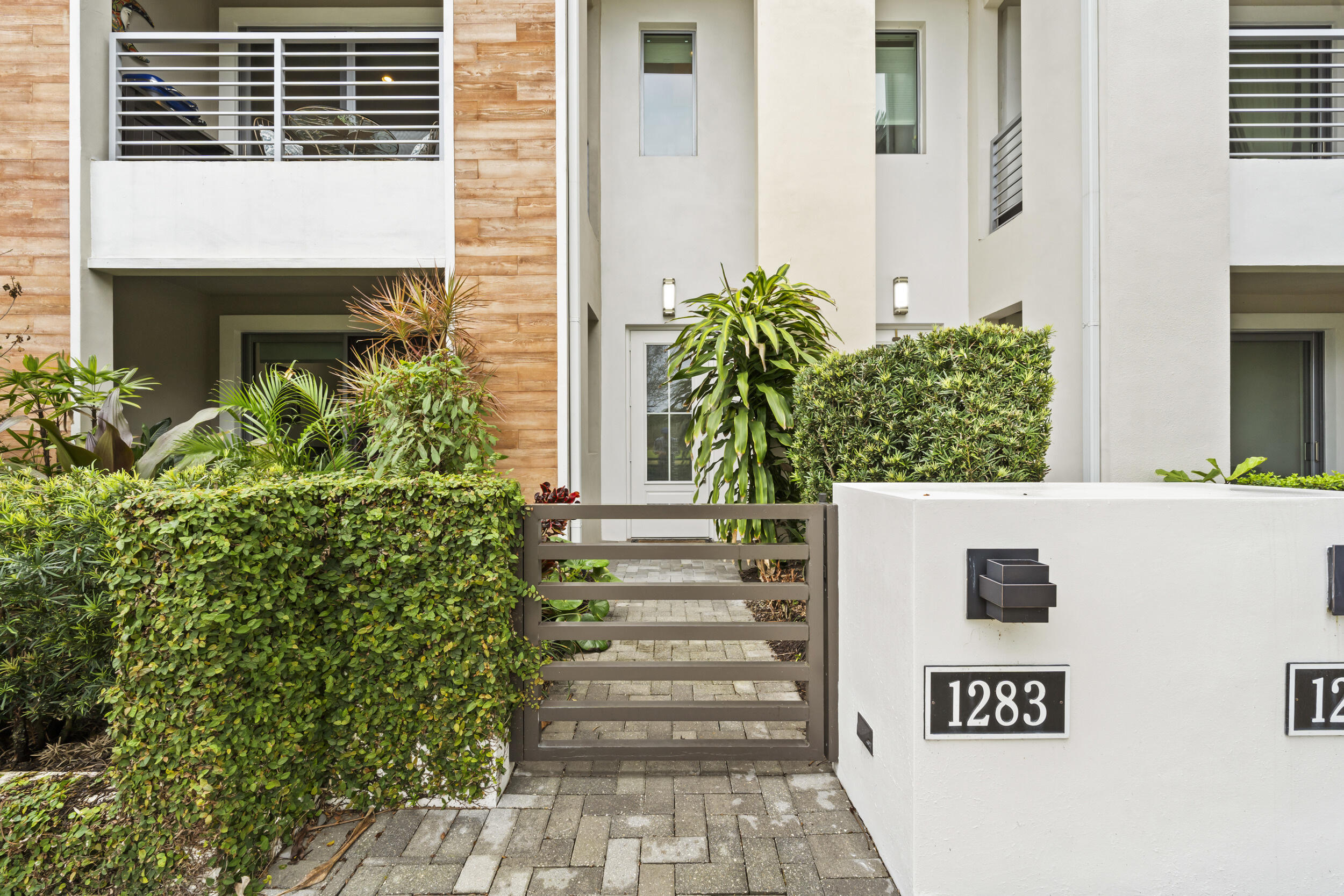 Palm Beach Gardens photo 1