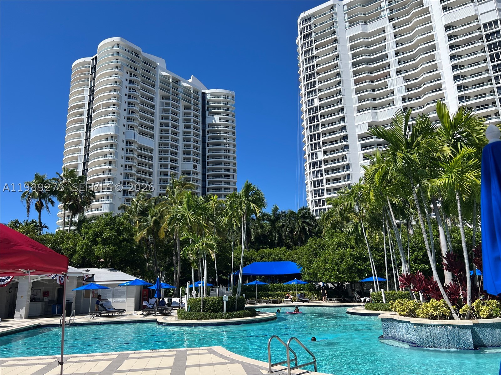 Aventura photo 3