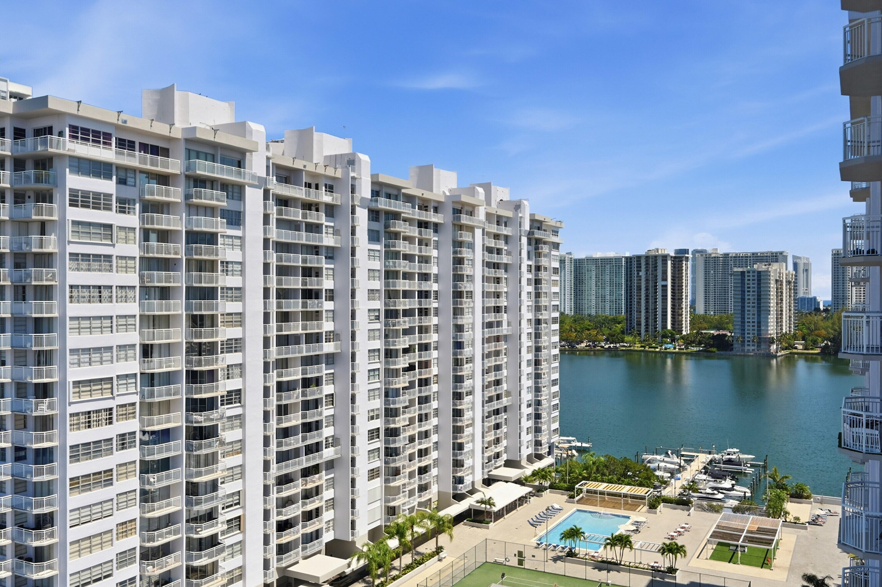 Aventura photo 1