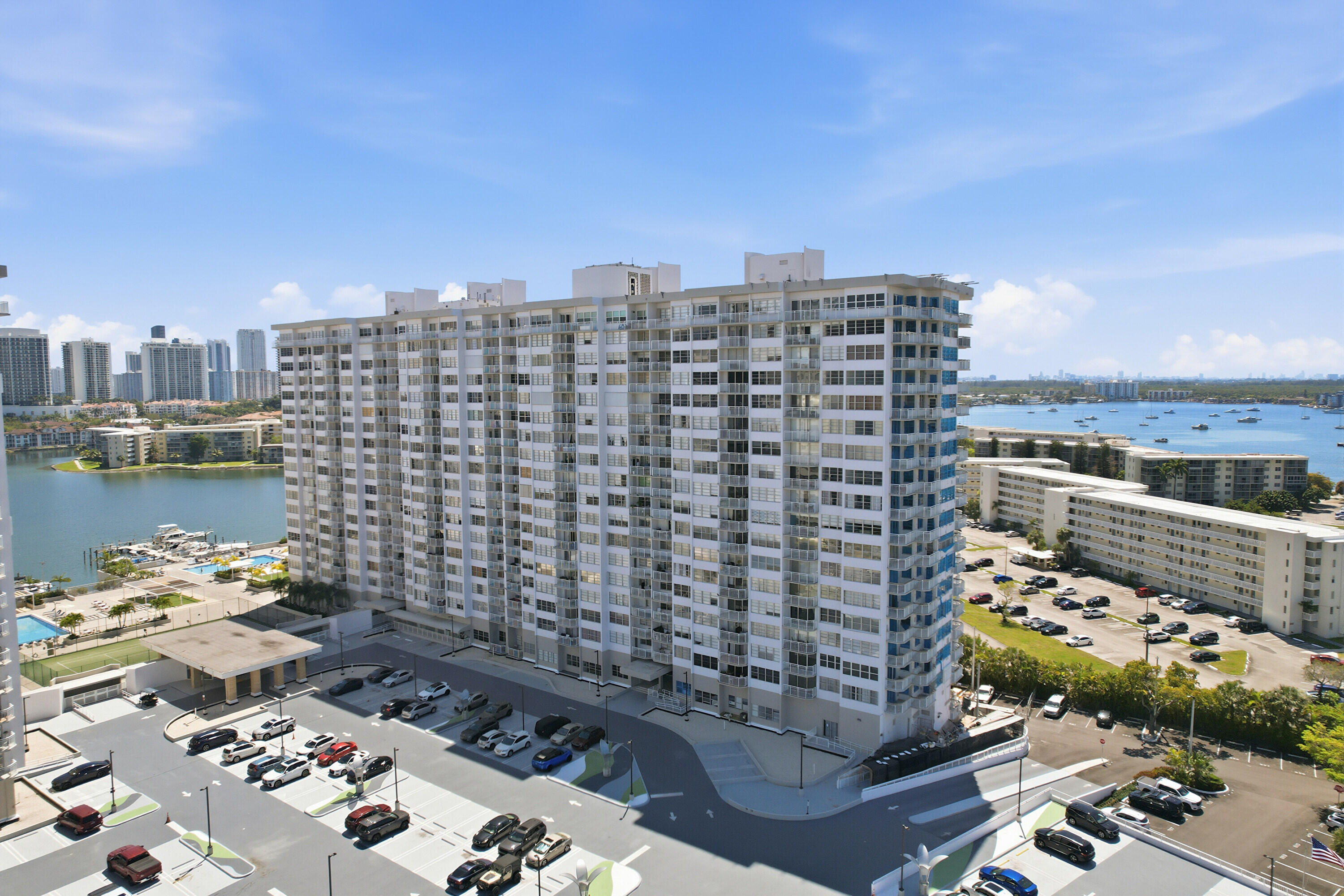 Aventura photo 2
