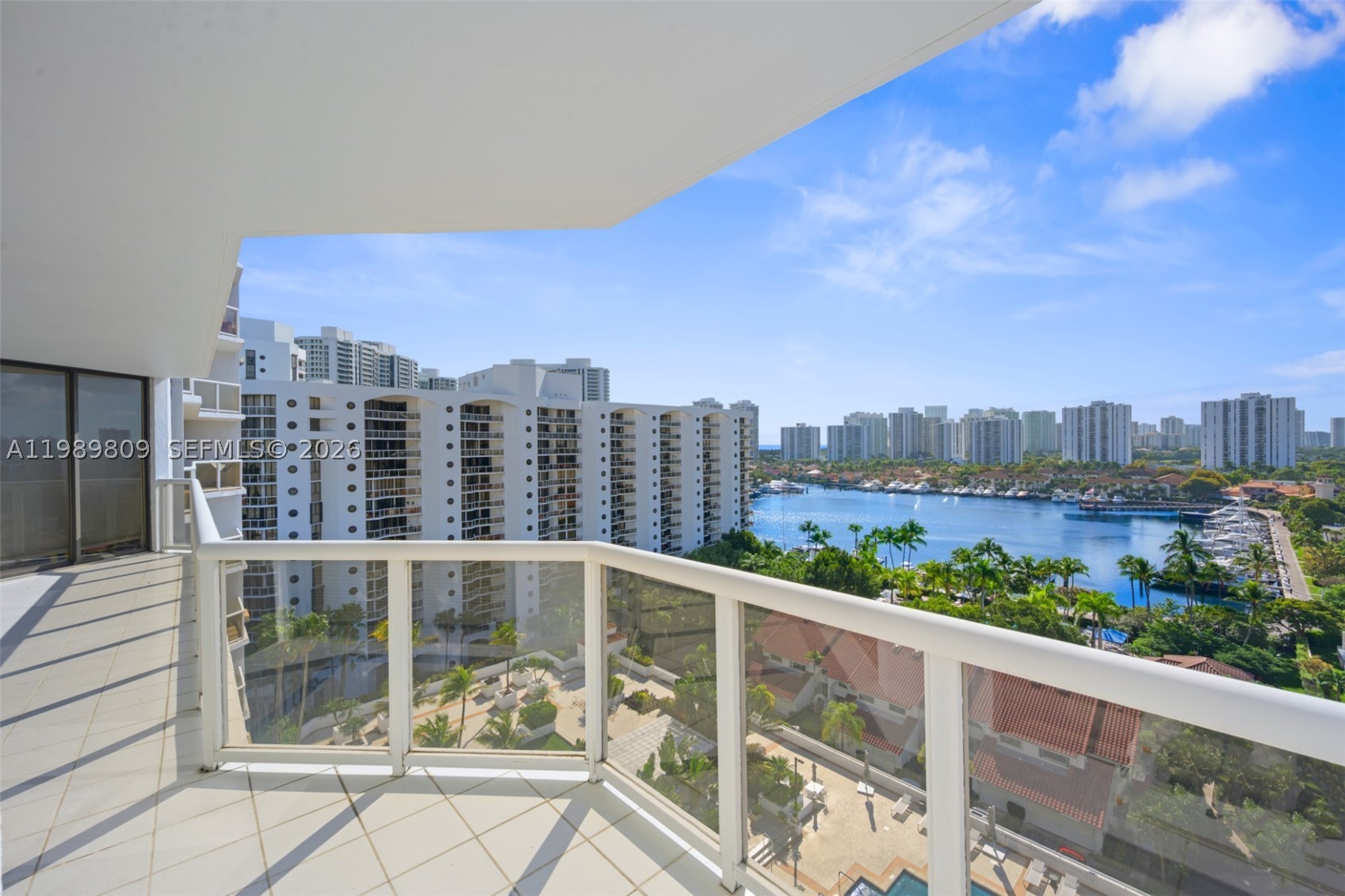 Aventura photo 4