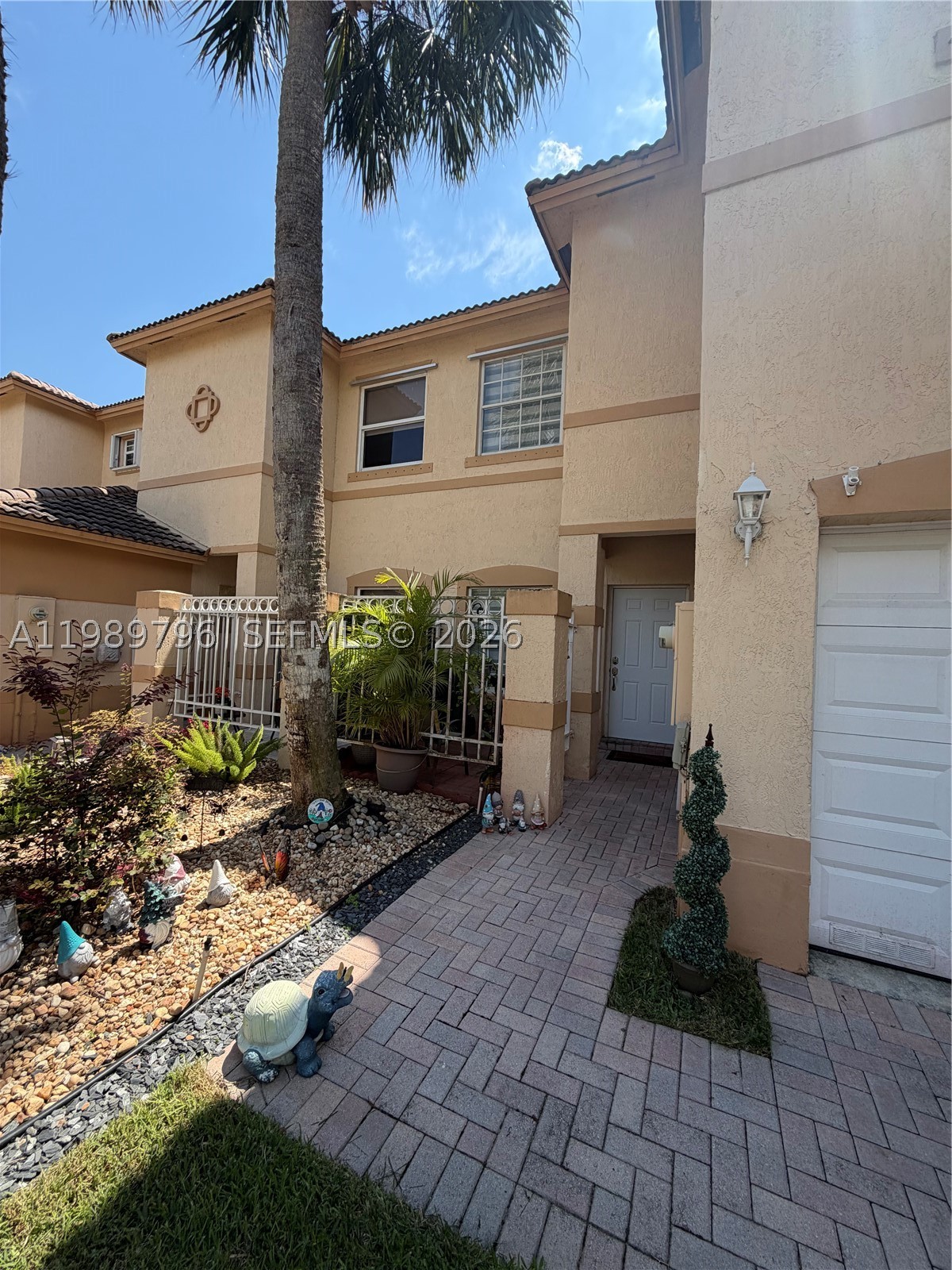 Pembroke Pines photo 1