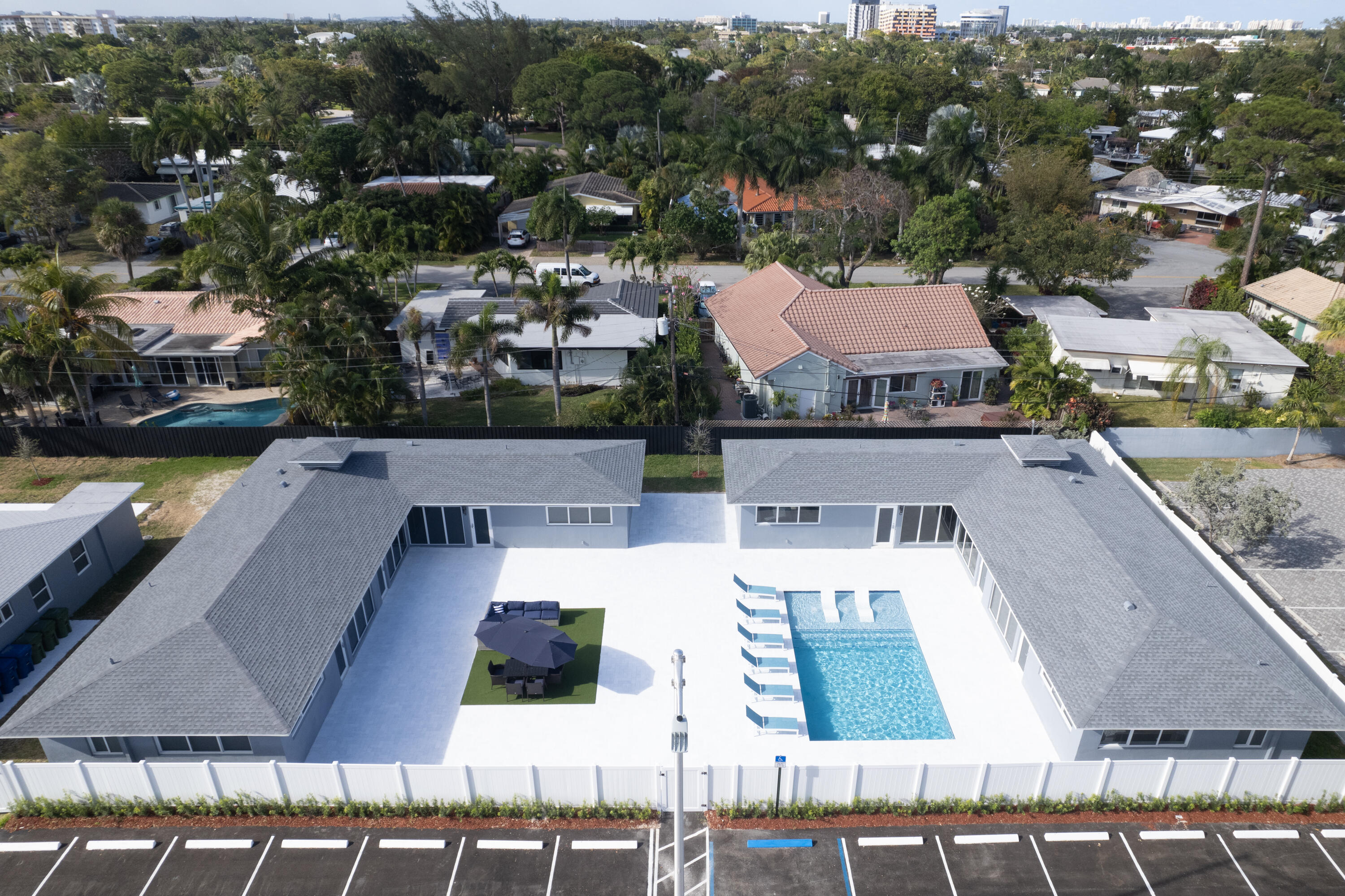 Wilton Manors photo 3