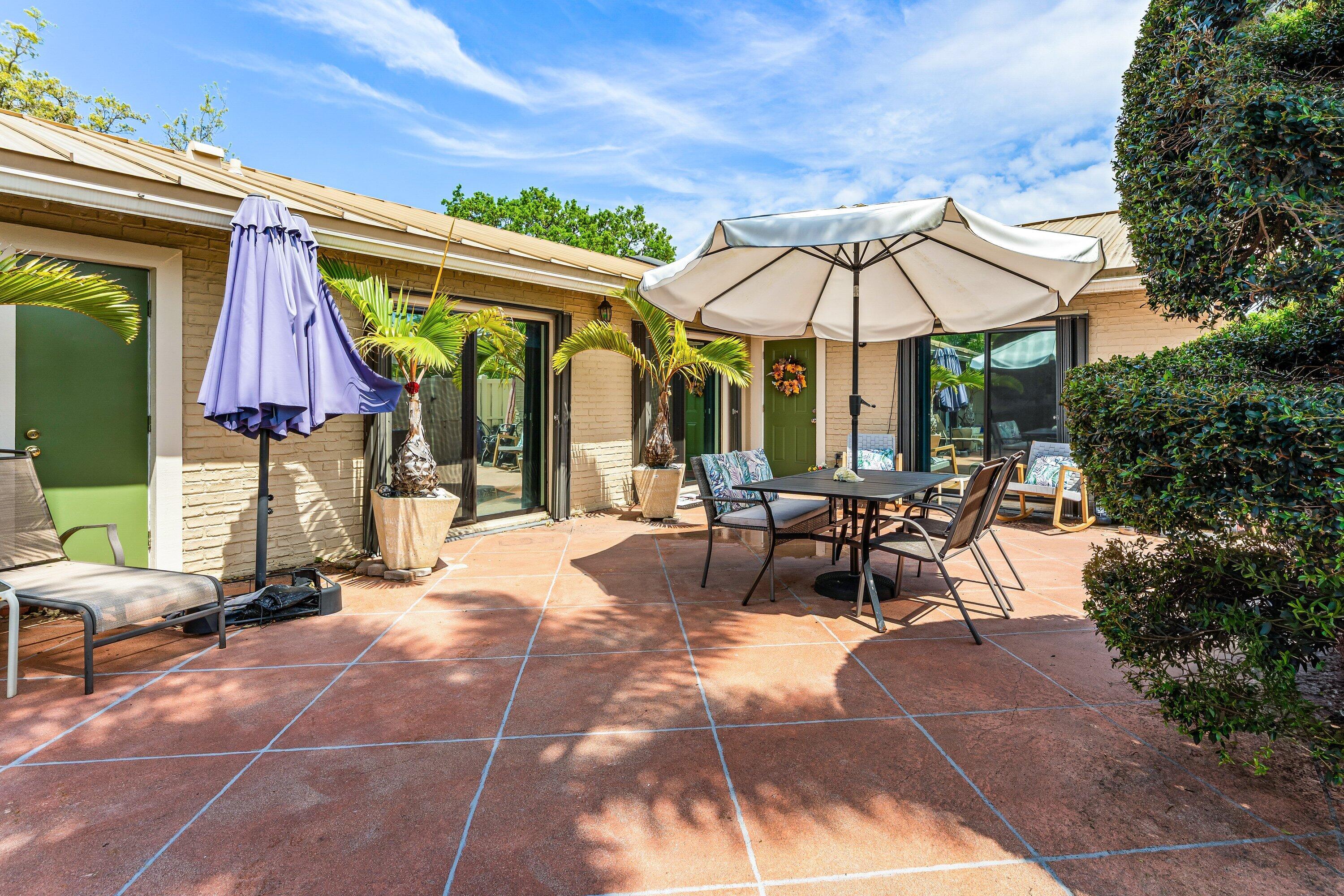 Palm Beach Gardens photo 1