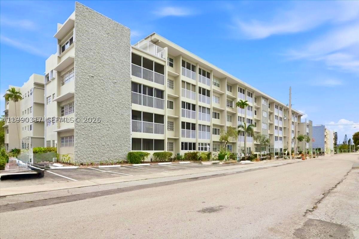 Hallandale Beach photo 1