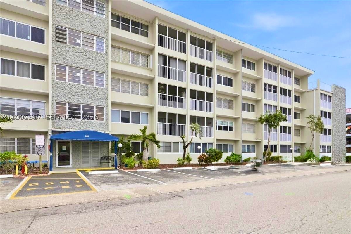 Hallandale Beach photo 4