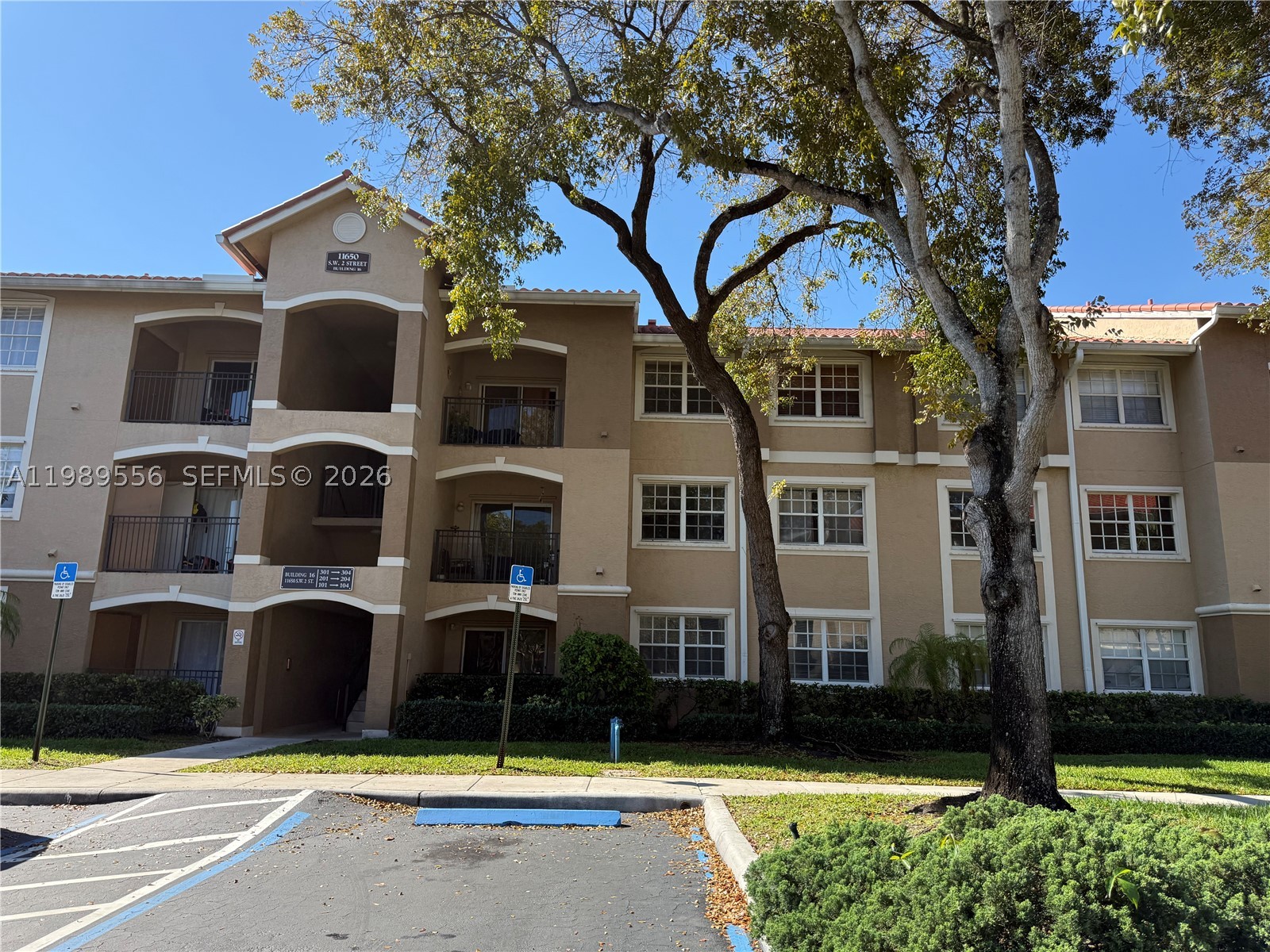 Pembroke Pines photo 4