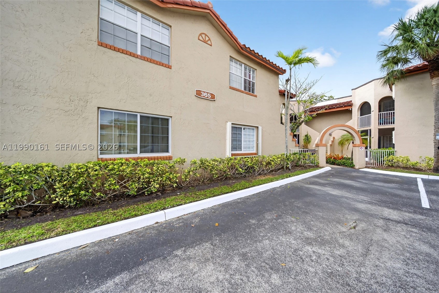 Pembroke Pines photo 2
