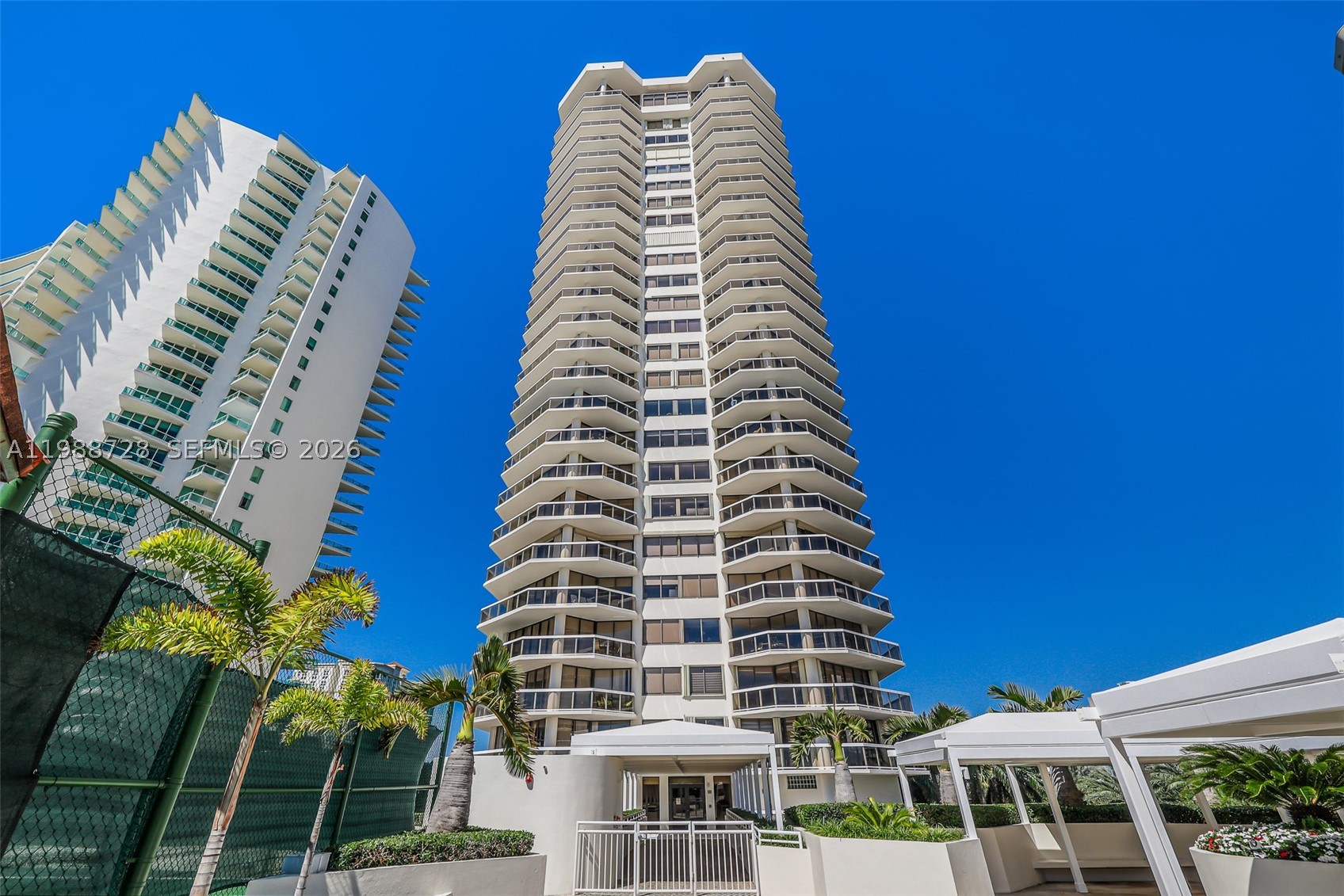 Aventura photo 2