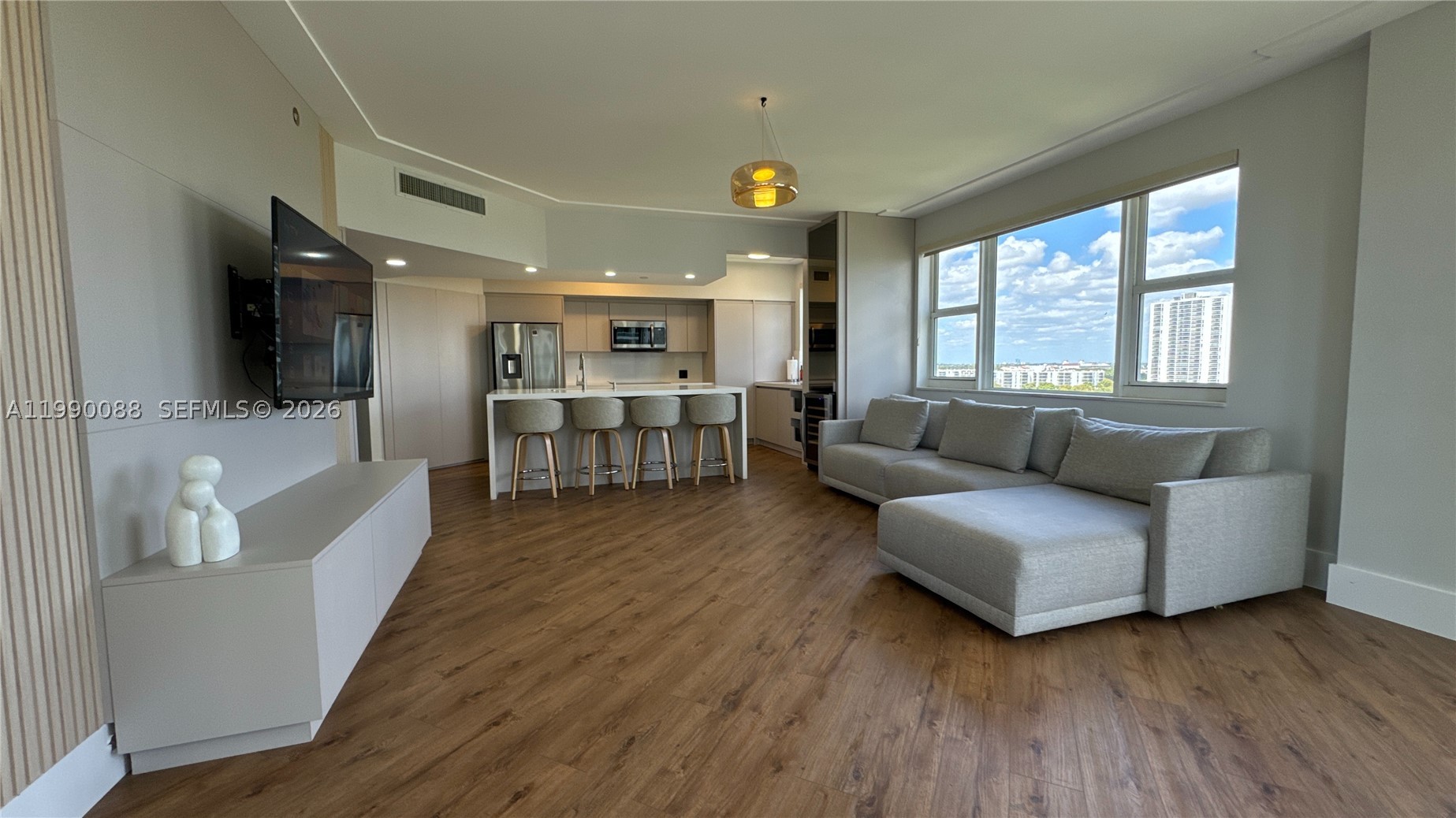 Aventura photo 1