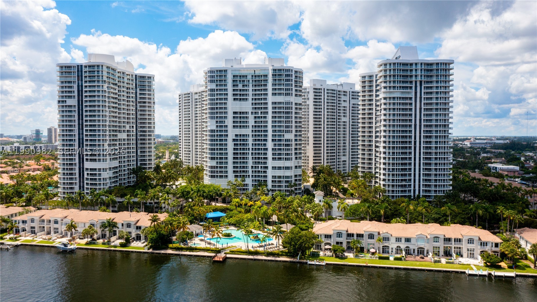 Aventura photo 2