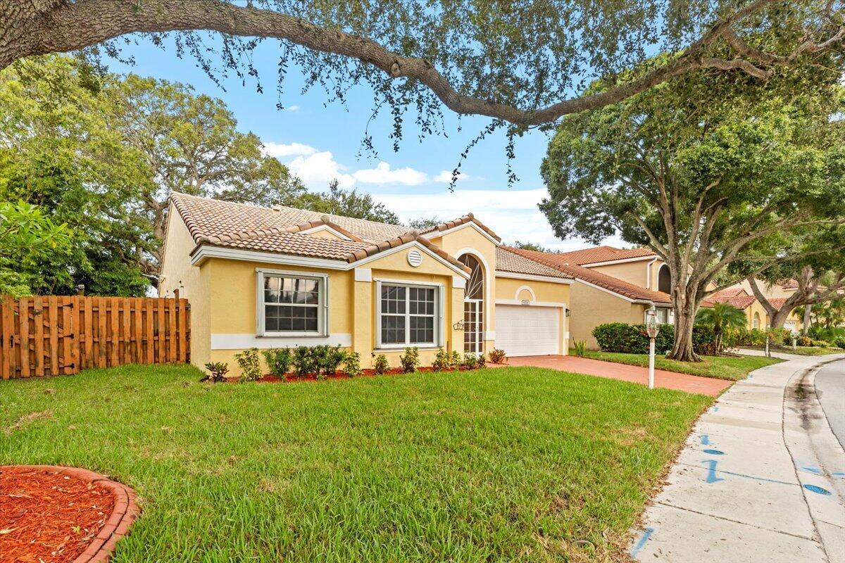 Palm Beach Gardens photo 1