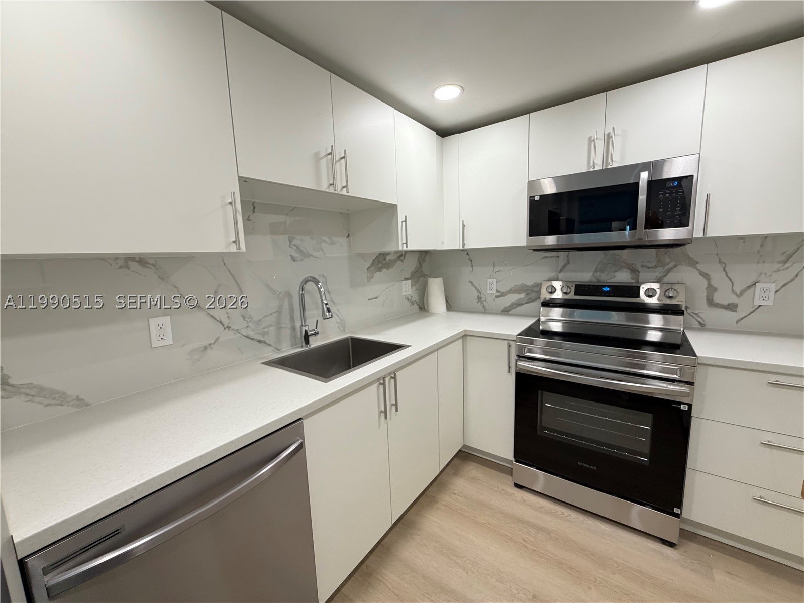 Sunny Isles Beach photo 2