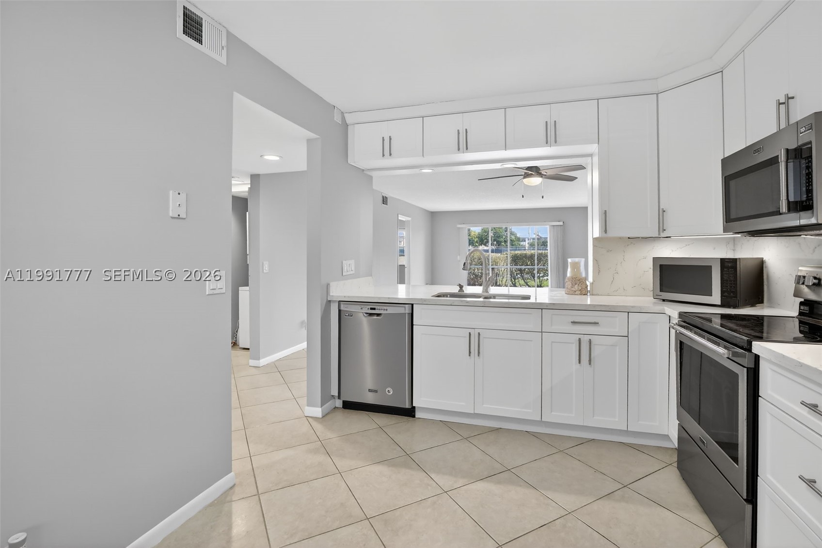 Pembroke Pines photo 3