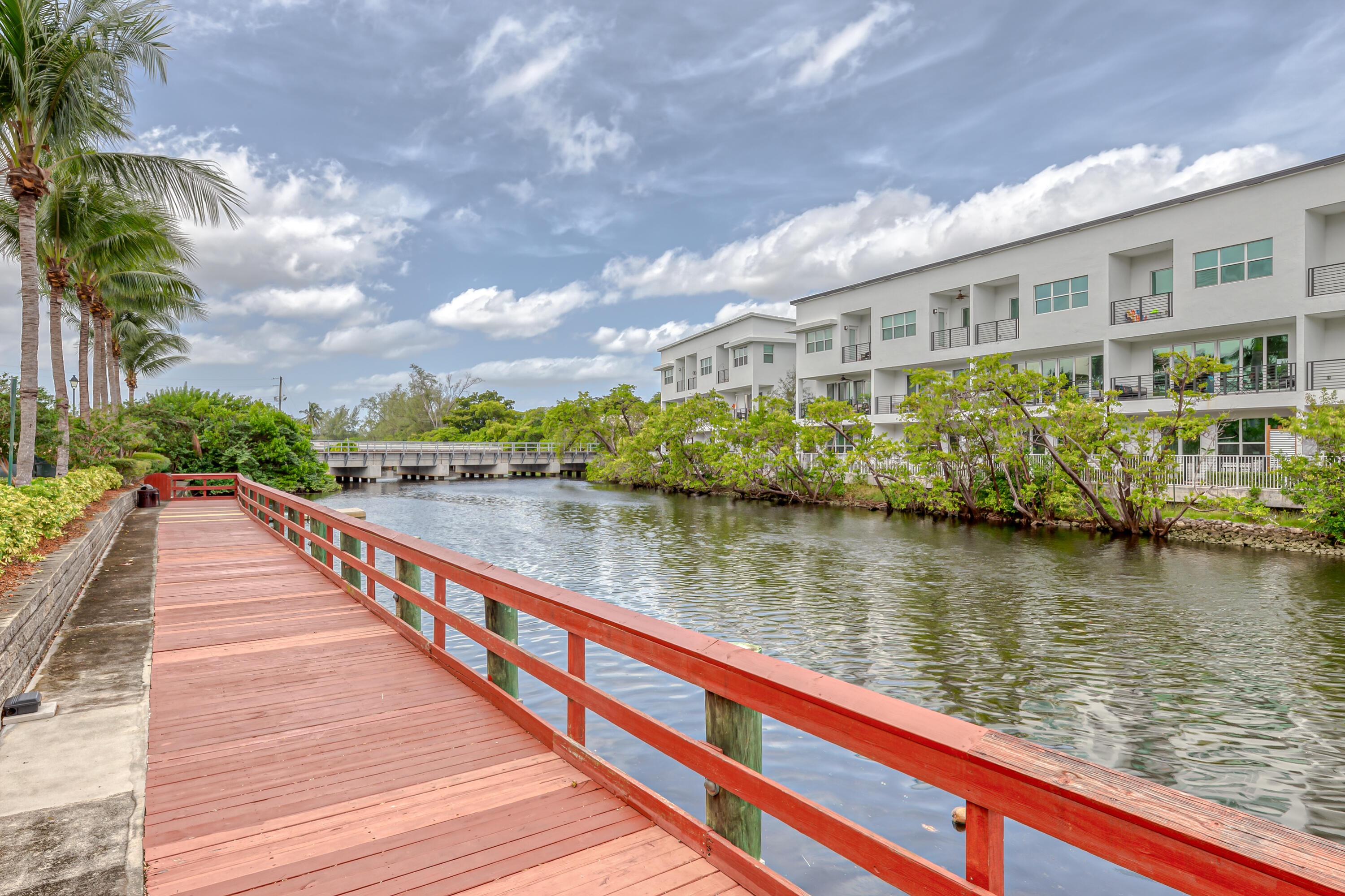 Wilton Manors photo 3