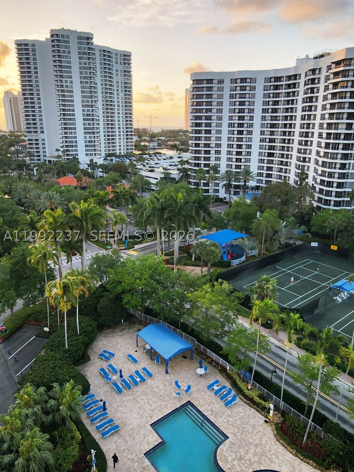 Aventura photo 2