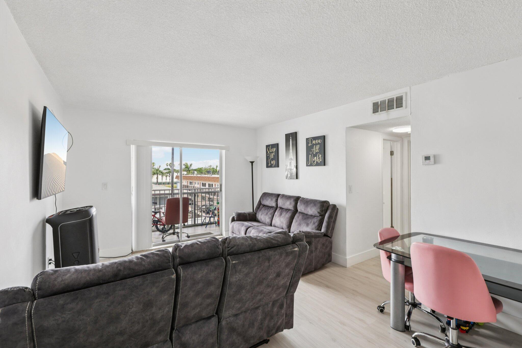 North Miami Beach photo 3