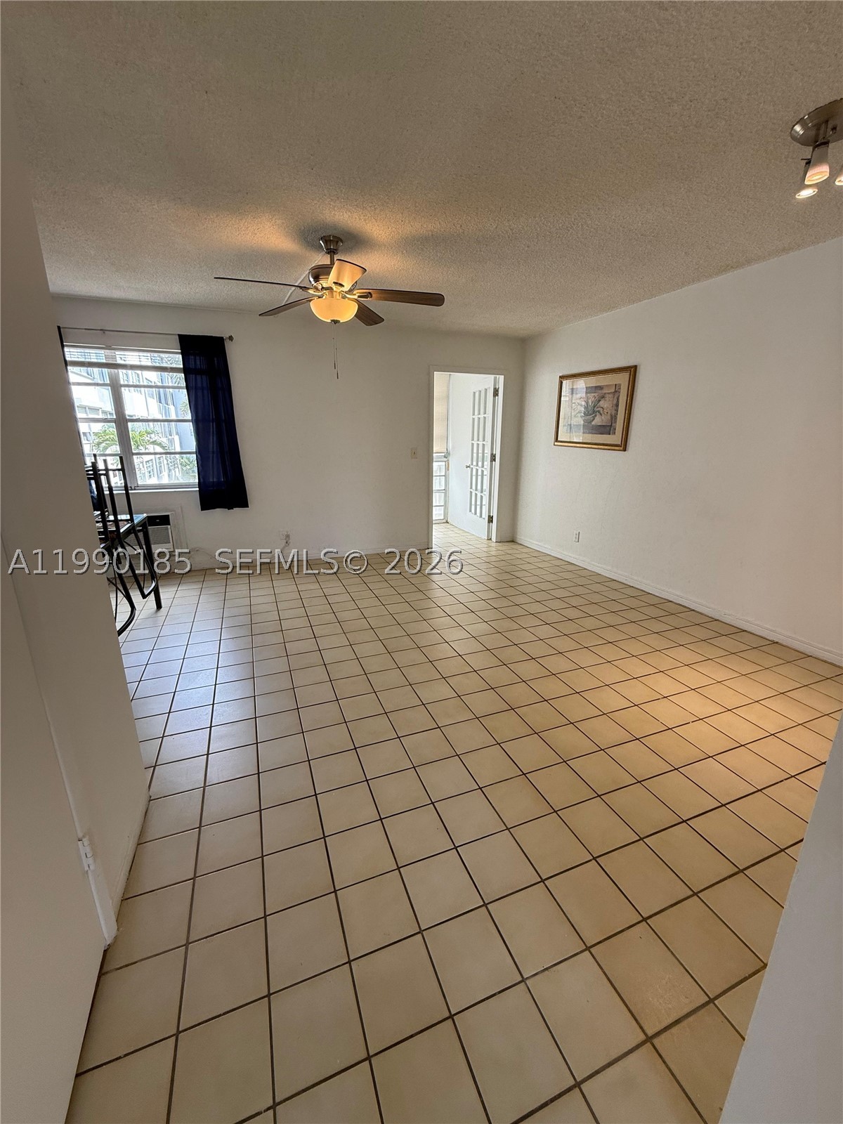 Hallandale Beach photo 2