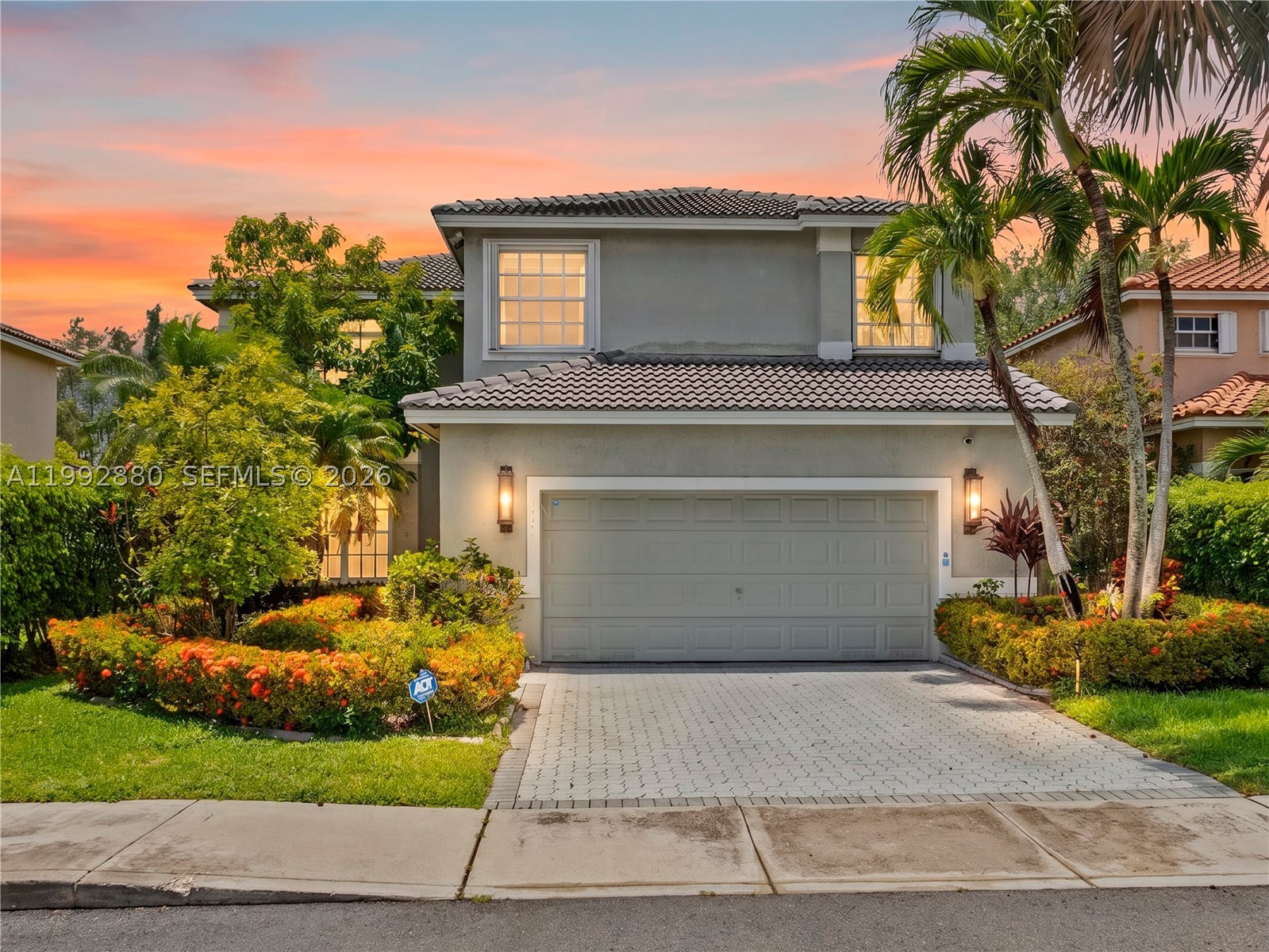 Pembroke Pines photo 1