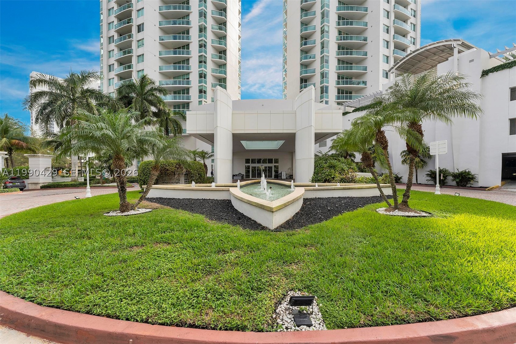 Aventura photo 4