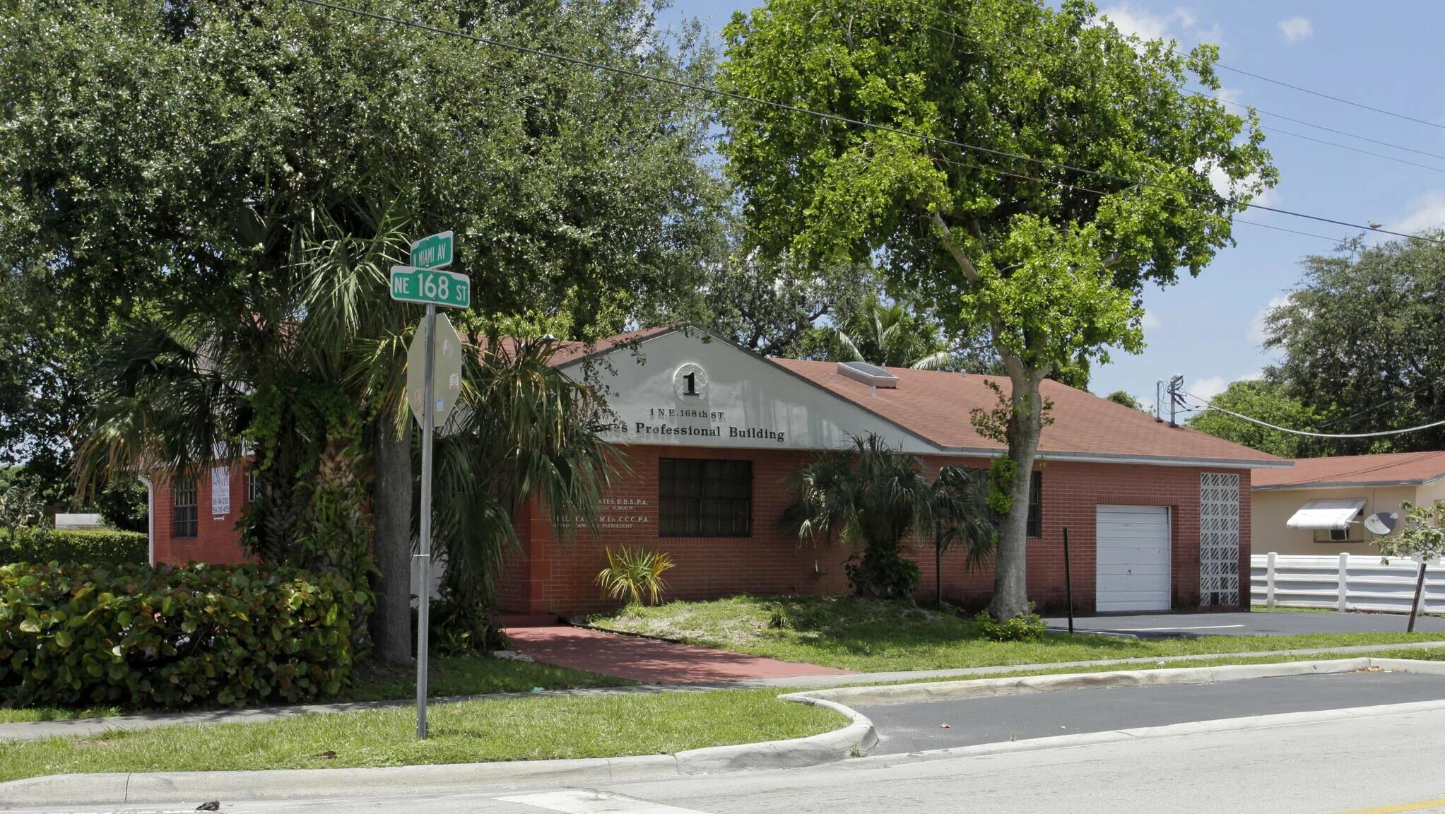 North Miami Beach photo 2