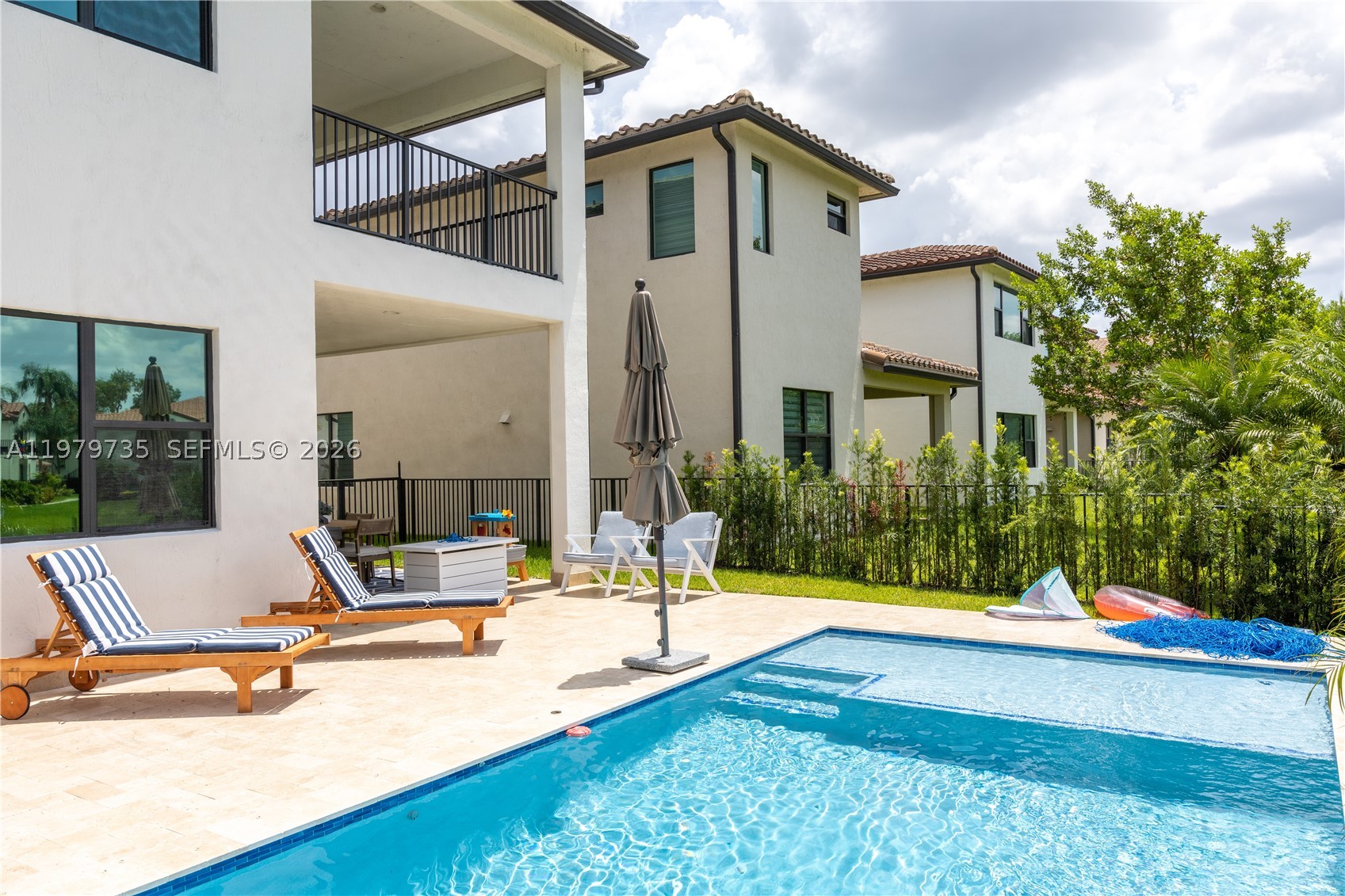 Pembroke Pines photo 1