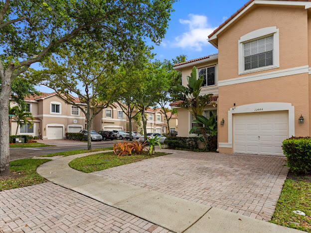 Miramar photo 3