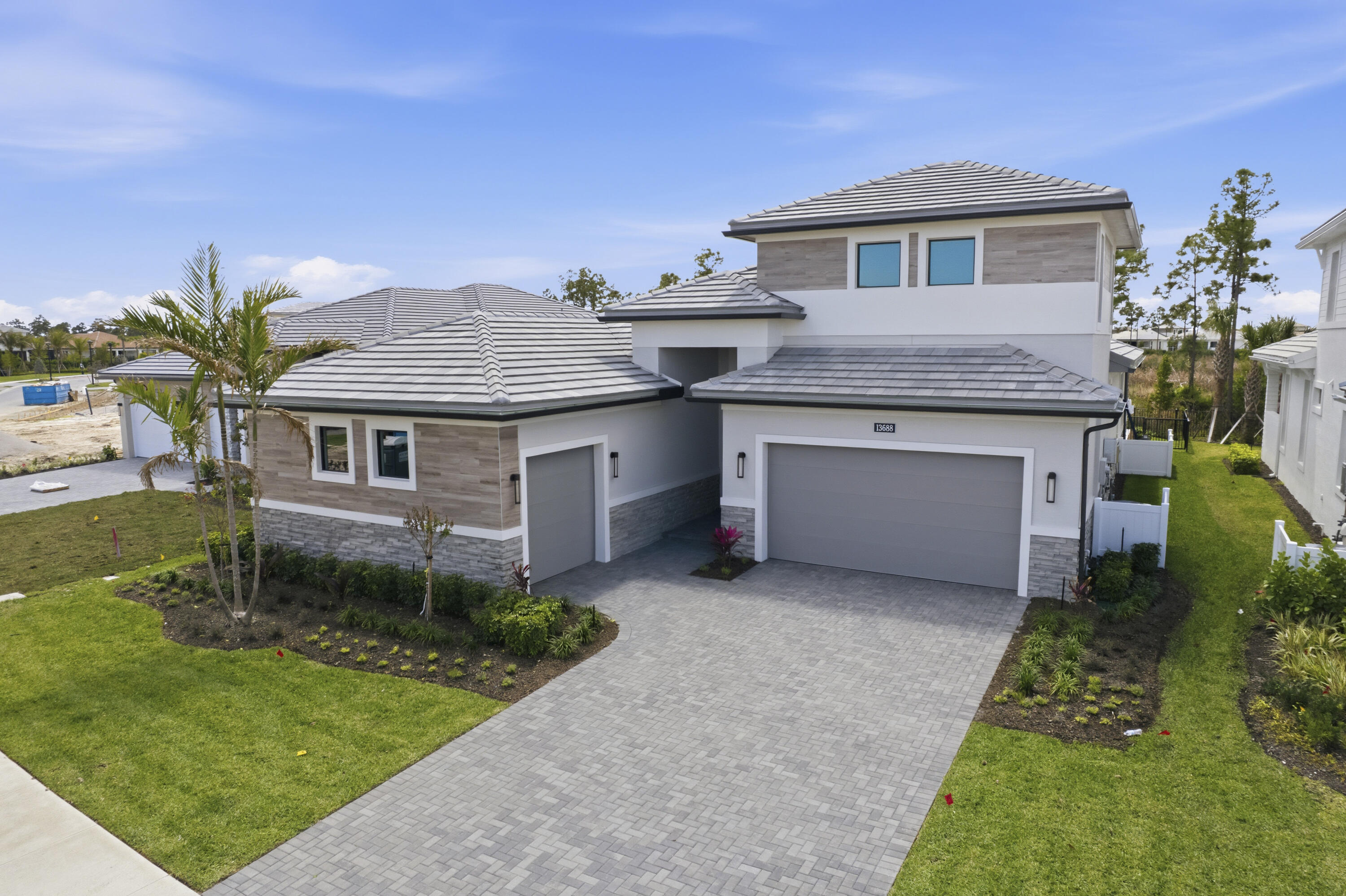 Palm Beach Gardens photo 1