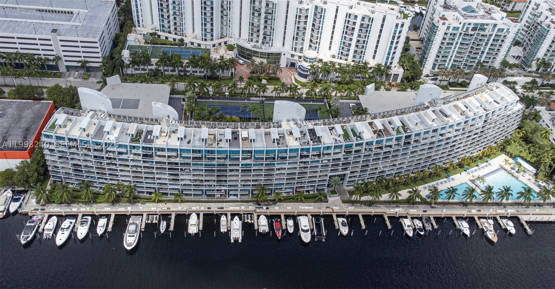 Aventura photo 1