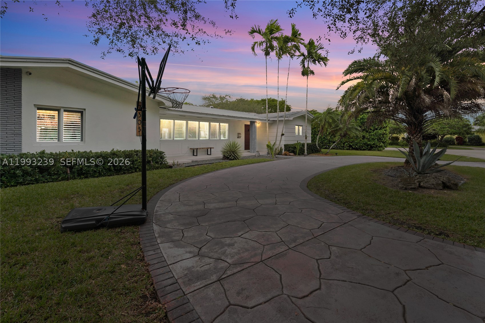 Pinecrest photo 2