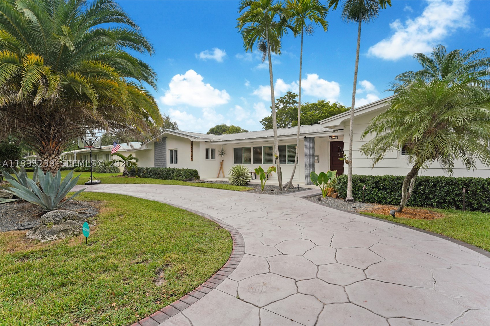 Pinecrest photo 5