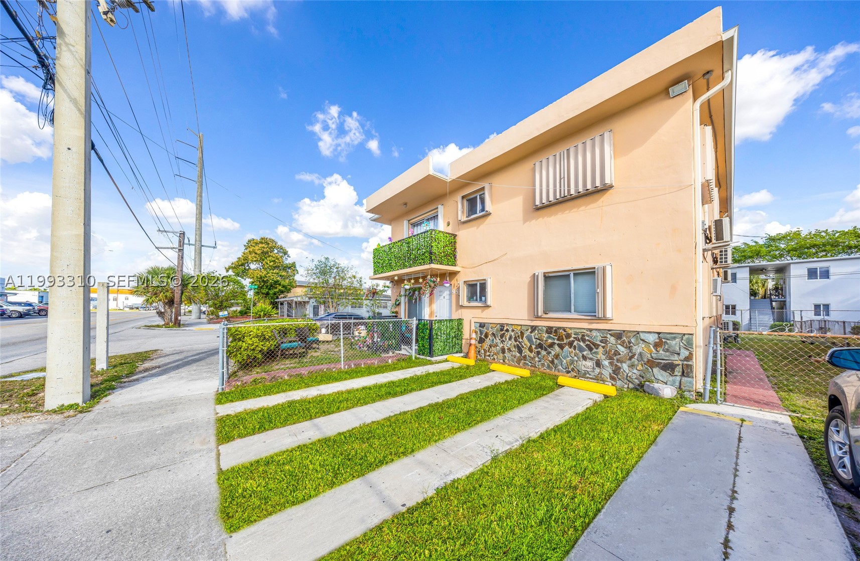 Hialeah photo 3