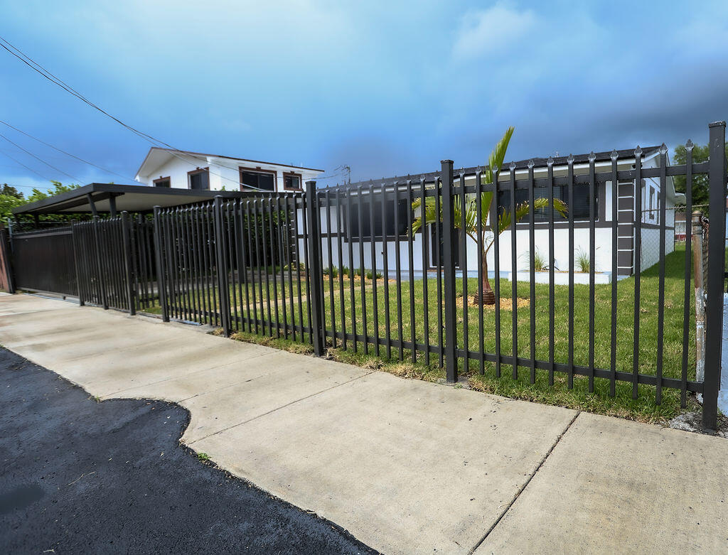 Miami Gardens photo 2