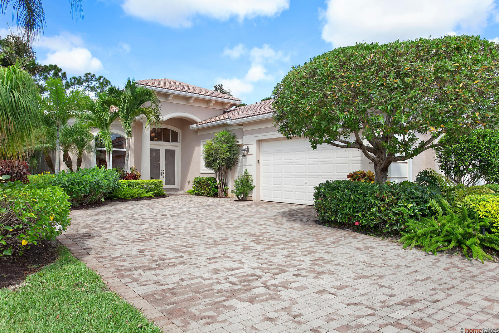 Palm Beach Gardens photo 1