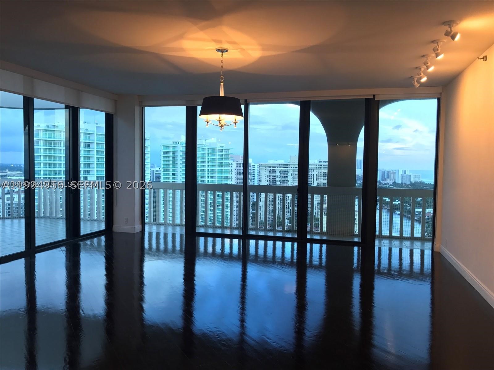 Aventura photo 5
