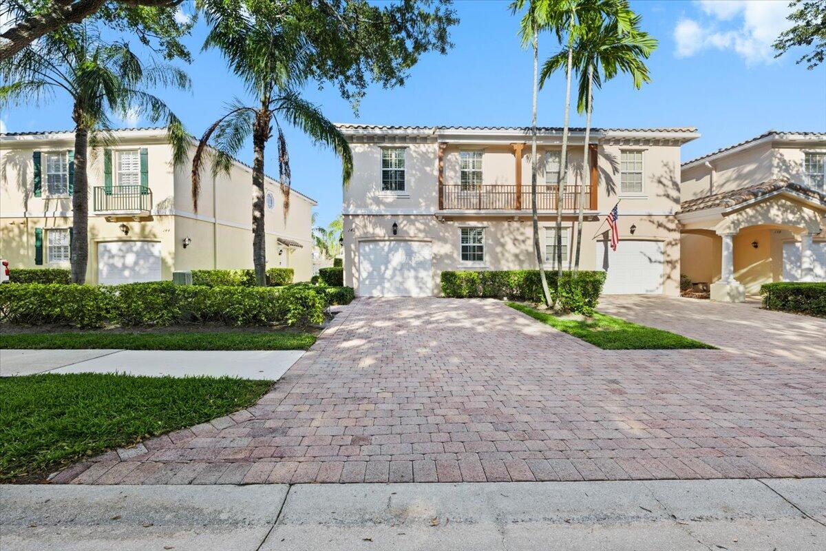 Palm Beach Gardens photo 1