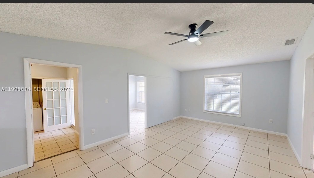 Miramar photo 3
