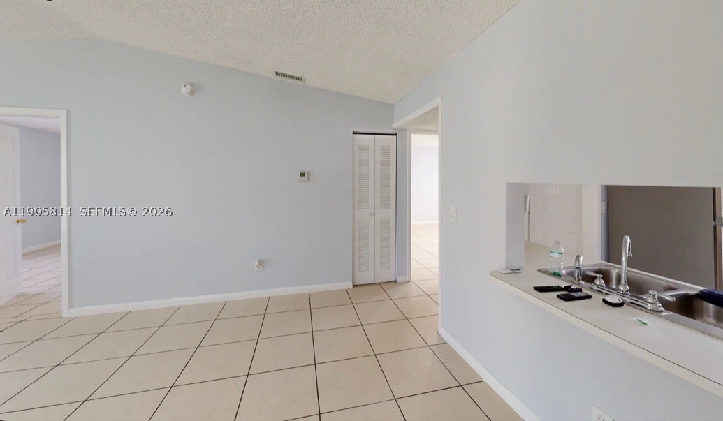 Miramar photo 5