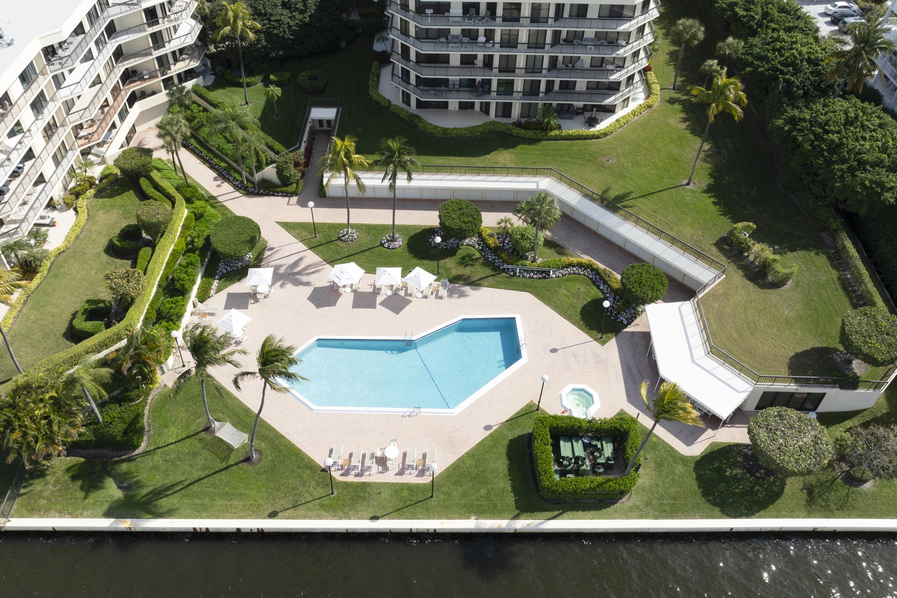 Palm Beach photo 1
